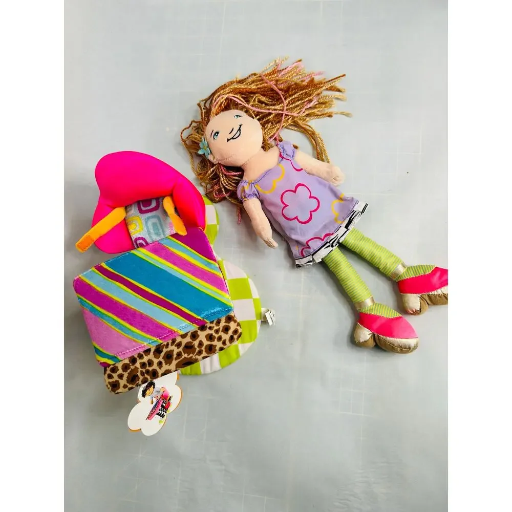 Groovy Girls lot  9 dolls, bed and Desk Manhattan Toy